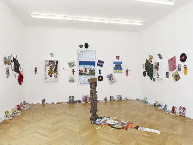 Georges Adéagbo, exhibition view  