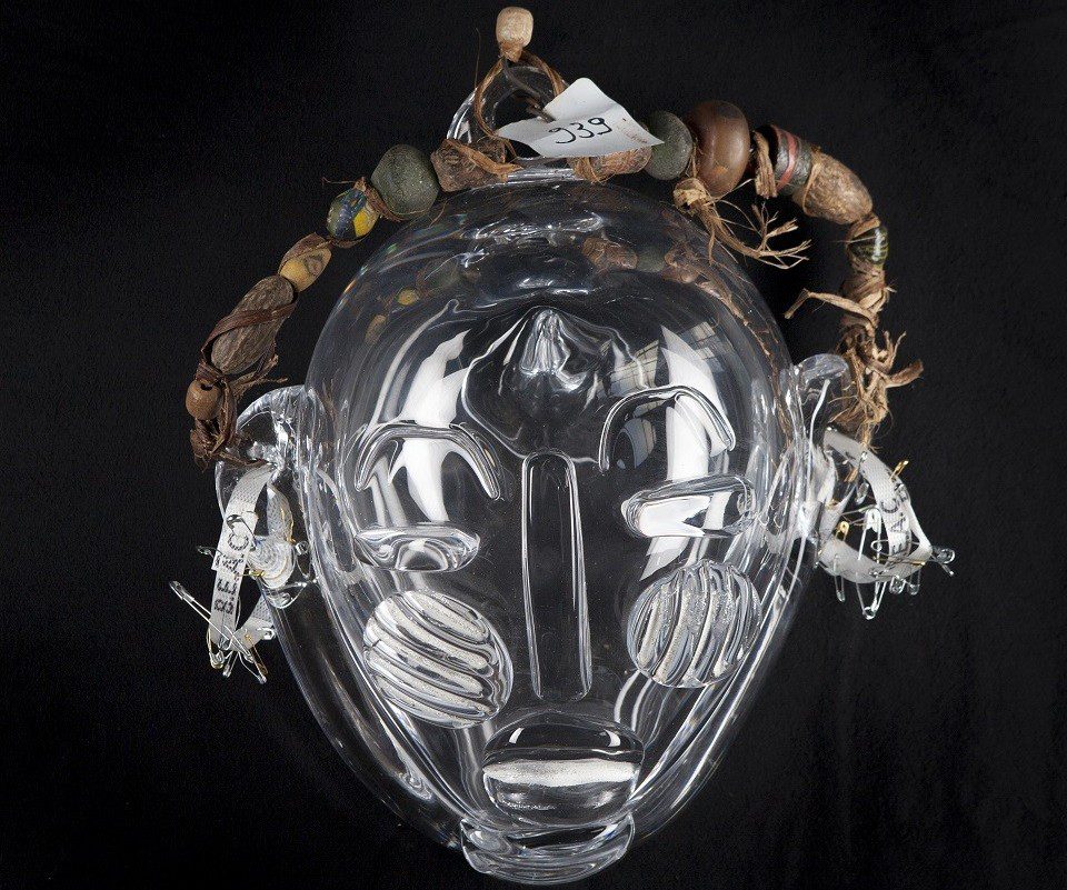 Pascale Marthine Tayou, Mask, 2014. Crystal, mixed media. © the artist and Galleria Continua.