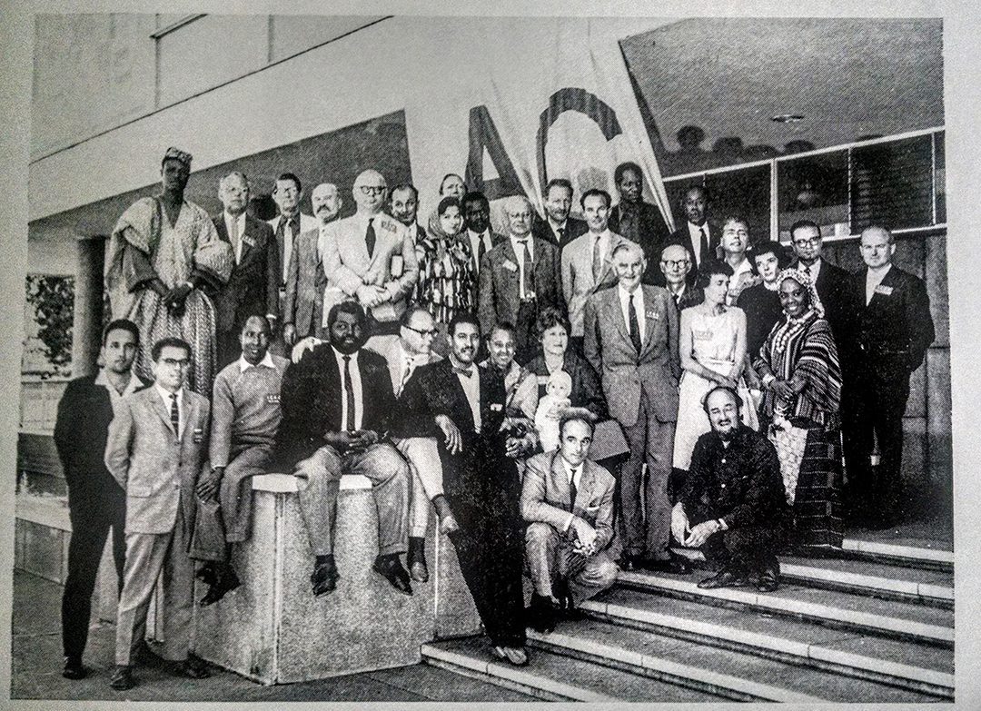Scholars, Museum Directors, Curators and Artists at the International Conference on African Cultures, 1962. Courtesy of the National Gallery of Art in Zimbabwe. 