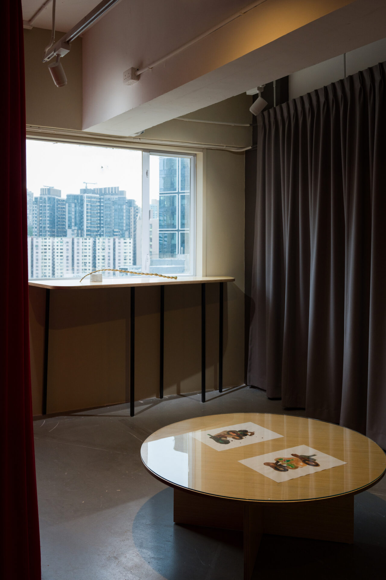 Installation View "While we are embattled" at Para Site Honk Kong, on view from 2 Oct - 20 Nov 2022. 