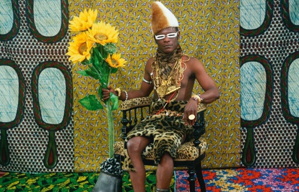 Samuel Fosso, Autoportrait – Serie « Tati », Le Chef (celui qui a vendu l’Afrique aux colons) (Detail), 1997 100x100 cm - © Samuel Fosso courtesy Jean-Marc Patras / Paris
