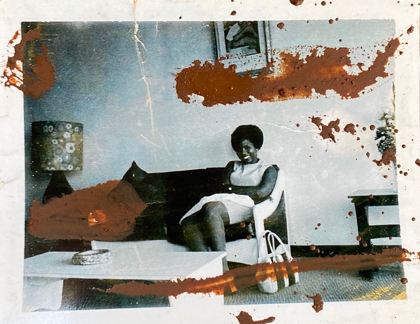 Musila/Soil Paint on Photopaper. Simonga, 2022 [analogue image: Victoria Chona, London 1971]. Courtesy the artist.
