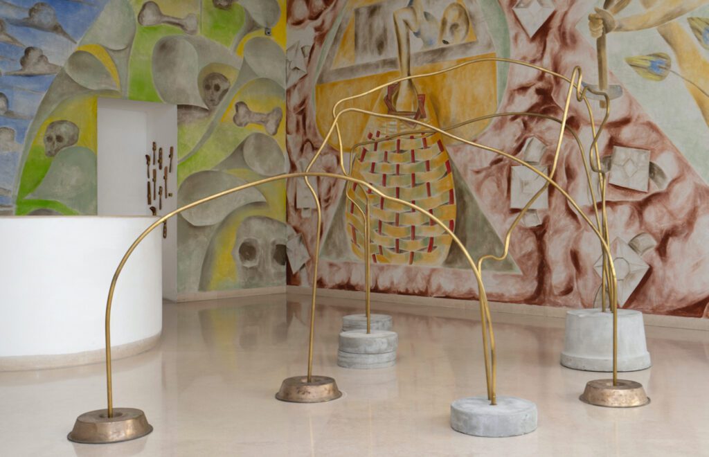 Temitayo Ogunbiyi
Suonerai nel quotidiando, accelerando (2021), brass, concrete, bronze and olive wood spoons, dimensions variable. Commissioned by Fondazione Donnaregina for contemporary art, Naples.
