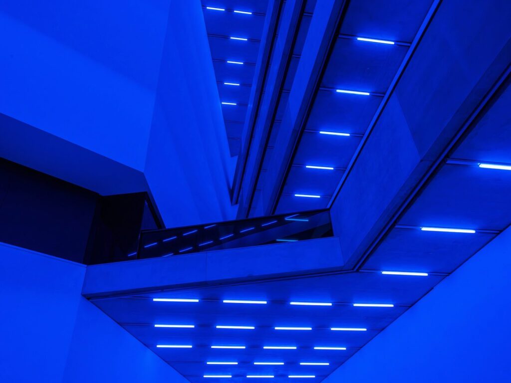 Steve McQueen, Bass, 2024, LED Light and Sound, Courtesy the artist, Co-commissioned work by Laurenz Foundation, Schaulager Basel and Dia Art Foundation, 15 June – 16 November 2025, Schaulager® Münchenstein/Basel (Installation view), Photo: Pati Grabowicz, © Steve McQueen
